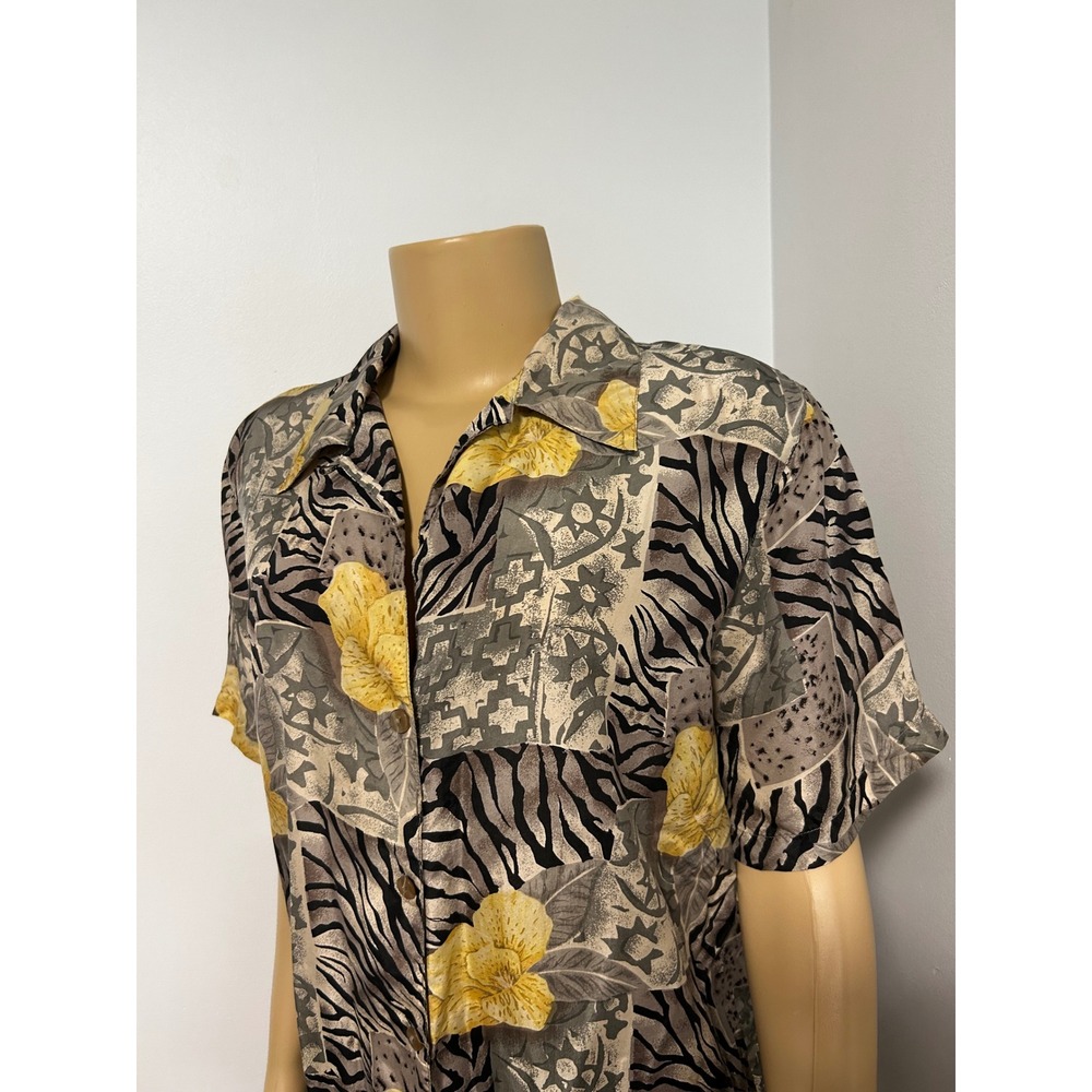 Dress Barn Vintage 100% Silk Zebra Floral Print Button Down Blouse Grey Yellow M - Picture 3 of 6